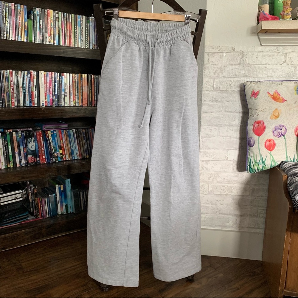 Missguided  | Gray Wide Leg Pants with Pockets. Sz 4